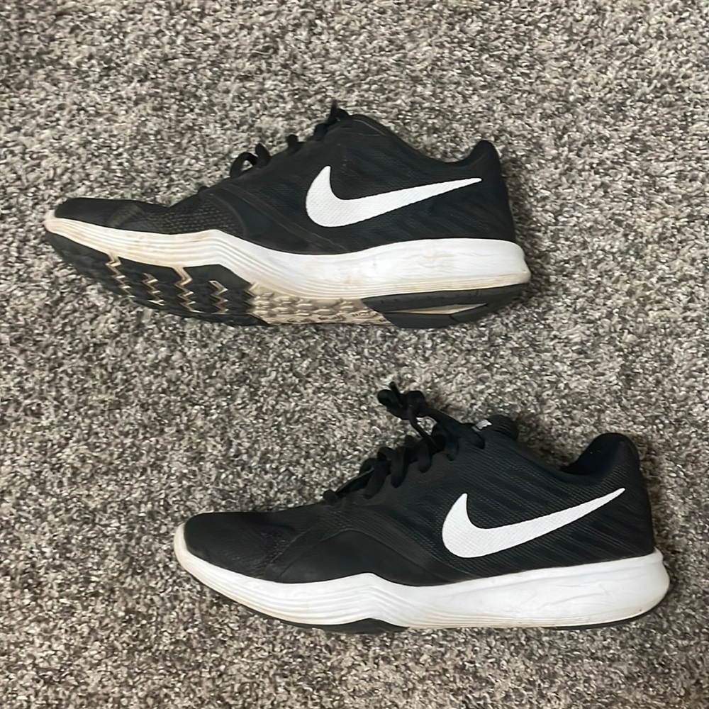 Nike Tennis Shoes